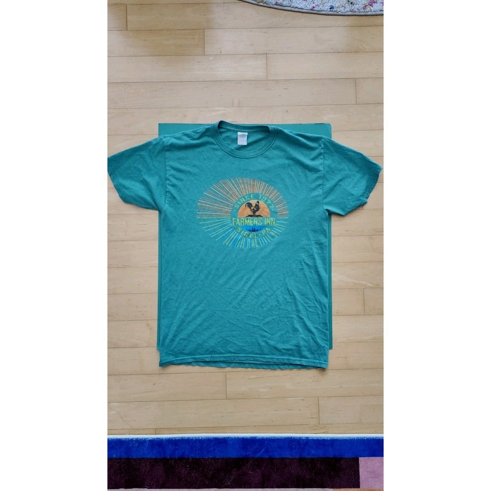 Vintage Farmers Inn Sigel PA Green Graphic T-Shirt
